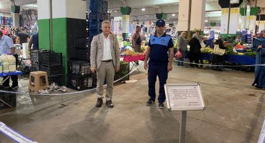İzmit'te kötü muameleli pazarcıya 'tezgâh men' cezası!