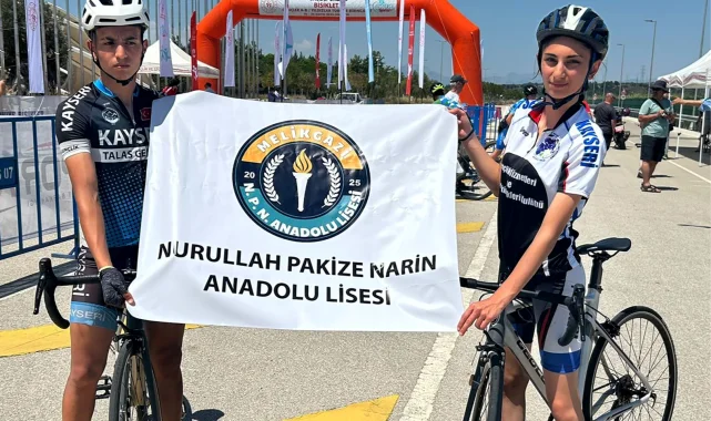 Kayseri'nin gururlandıran lise... Bisiklet ve voleybolda parladı