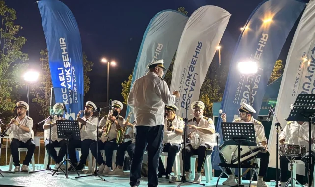 Kocaeli'de Derince Sağlıklı Yaşam Parkı'nda müzik dolu akşam