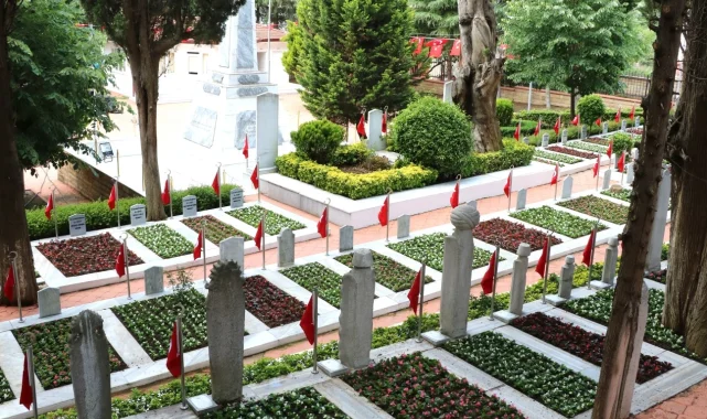 Kocaeli'de mezarlıklar bayram ziyaretine hazır