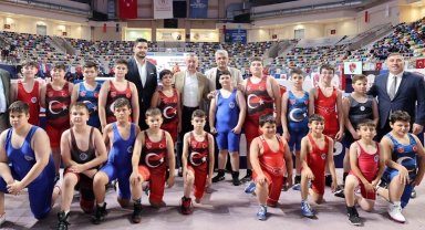 Kocaeli'de uluslararası güreş turnuvası coşkusu