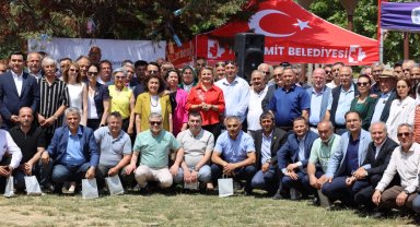 Kocaeli'nin muhtarlarına İzmit'te Babalar Günü buluşması
