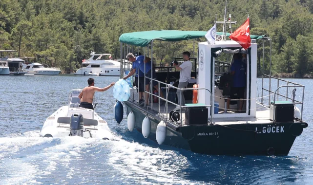 Muğla'nın mavi koyları 8 atık alım teknesiyle korunuyor
