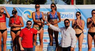 Plaj voleybolunun kalbi İzmir'de attı