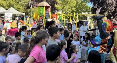 Sakarya Karapürçük'e neşe götürdü