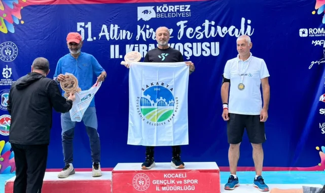 Sakarya'nın koşan tecrübesi Ali Turan kürsüyü bırakmıyor