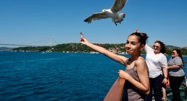 Şehir hatlarından çocuklara karne hediyesi