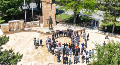 Sivas'ta Atatürk Anıtı yeni yüzüyle halkla buluştu