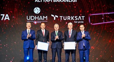 Uzayda Güçlü Türkiye... İmzalar TÜRKSAT 7A için atıldı
