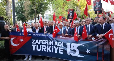 Binlerce Kocaelili 15 Temmuz kortejinde