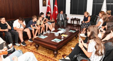 Bosnalı öğrencilerden Erkan Aydın'a ziyaret