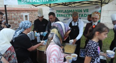 Bursa Mevlevihanesi'nde aşure merasimi