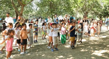 Bursa Nilüferli çocuklar yaz kütüphanesinde okula hazırlandı