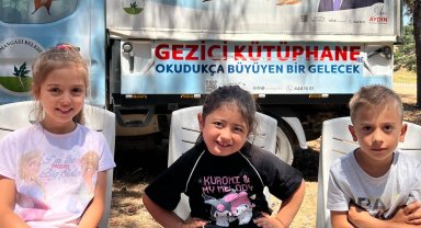 Bursa Osmangazi'de gezici kütüphane çocukları masallar ile buluşturdu