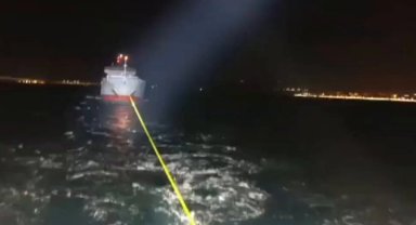 Çanakkale Boğazı'nda arızalanan gemi kurtarıldı