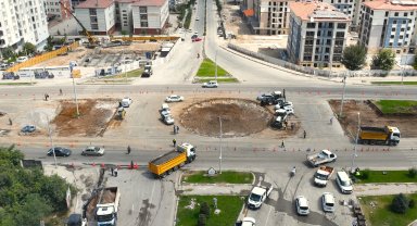 Çöşnük Kavşağı'nda düzenleme çalışmaları devam ediyor