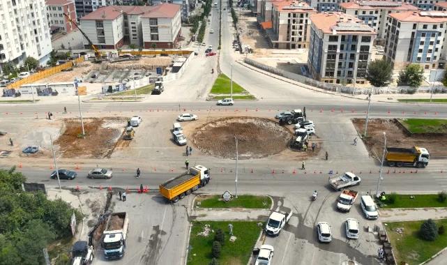 Çöşnük Kavşağı'nda düzenleme çalışmaları devam ediyor