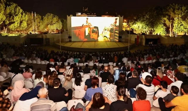 Denizli Büyükşehir'in yaz akşamları sinema keyfi yeniden başlıyor
