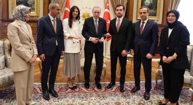 Eski Bakan'ın kızının nişan yüzükleri Külliye'de takıldı