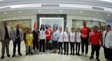 Gaziantep'in şampiyonları Başkan Şahin'le bir araya geldi