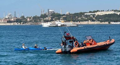 Harem önlerinde kanoda kaza