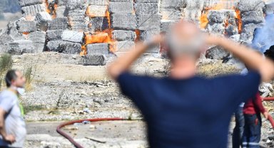 İzmir İtfaiyesi'nin yangınlarla mücadelesi sürüyor