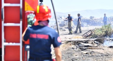 İzmir'de bir ayda 26 bin 260 hektar alan yandı