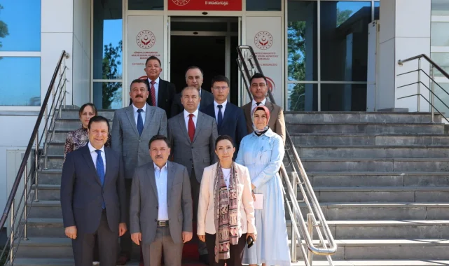 Kayseri Valisi Çiçek'ten Aile ve Sosyal Hizmetler'e ziyaret