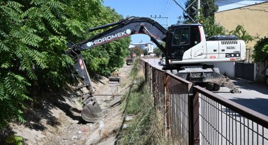 Manisa Fevzi Çakmak'ta sulama kanalları temizliği
