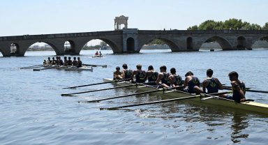 Meriç Nehri'nde Türkiye Kupası kürek yarışları nefes kesti