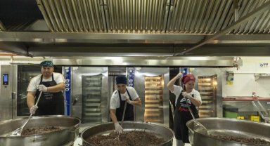 Mersin'de tencereler dayanışma için kaynıyor