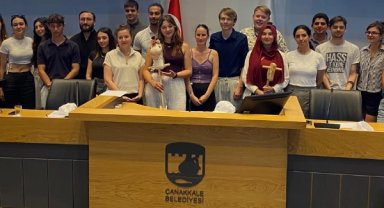 Osnabrück ve Çanakkaleli gençler meclis toplantısında buluştu