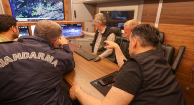 Sakarya'dan Bilecik'e sıçrayan yangın! Bilecik Valisi Sözer yangın bölgesinde