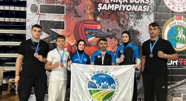 Sakaryalı Kick Boks sporcularından madalya yağmuru