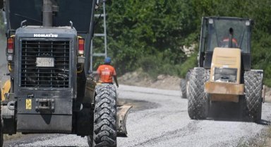 Yarmasu'da 8 kilometrelik yol sathi asfaltla yenilendi