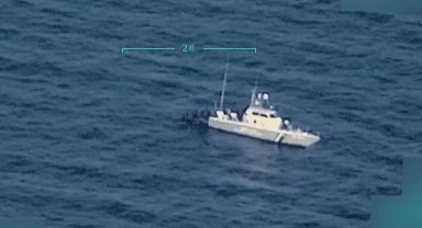 Yunanistan'ın denize bıraktığı düzensiz göçmenleri Sahil Güvenlik kurtardı