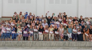 "Yüzme Bilmeyen Kalmasın" projesinde kadınlar sertifikalarını aldı