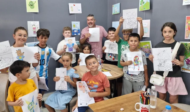 Ayvalık'ta minik sanatçılar karikatür atölyesinde buluştu