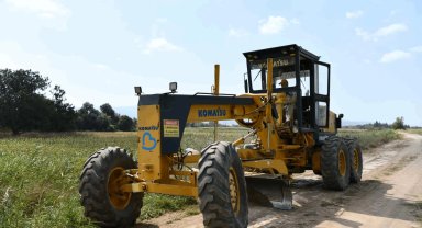 Balıkesir'de tarla ve zeytinlik yollarına büyük dokunuş