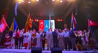 Balkan coşkusu İzmir'de sürüyor