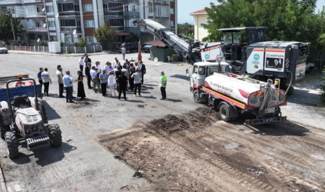 Başkan Dutlulu Akhisar'da Asfalt Çalışmalarını İnceledi