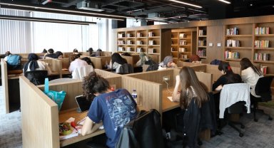 Bursa İnegöl'de 'Nöbetçi Kitaphaneler' meyvelerini veriyor