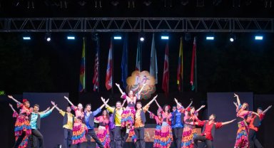 Bursa Nilüfer Halk Dansları İtalya'dan ödülle döndü