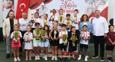 Bursa Osmangazi'de minik raketlerin kupa heyecanı