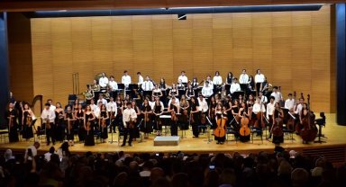 Bursa'da Zafer Bayramı ruhu müzikle yankılandı