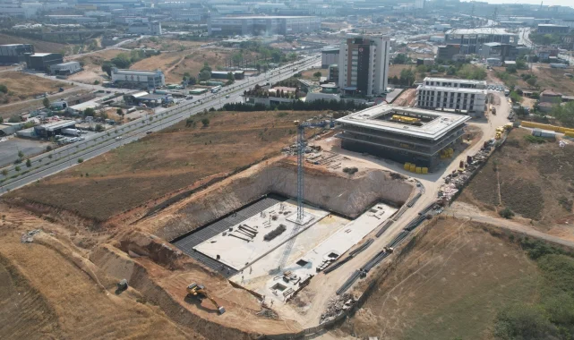 Çayırova'da projeler hızla yükseliyor