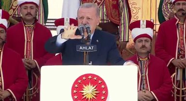 Cumhurbaşkanı Erdoğan Ahlat'ta... Terörsüz Türkiye'de son düzlükteyiz