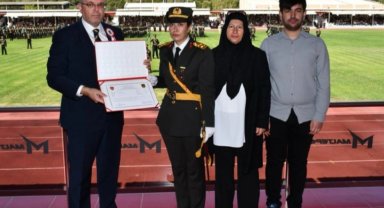 Cumhurbaşkanı Erdoğan, Ömer Halisdemir'in kızını tebrik etti