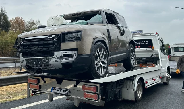 Düzce'de cip takla attı