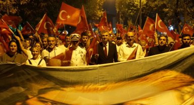 Fener alayı Gölcük'ü aydınlattı